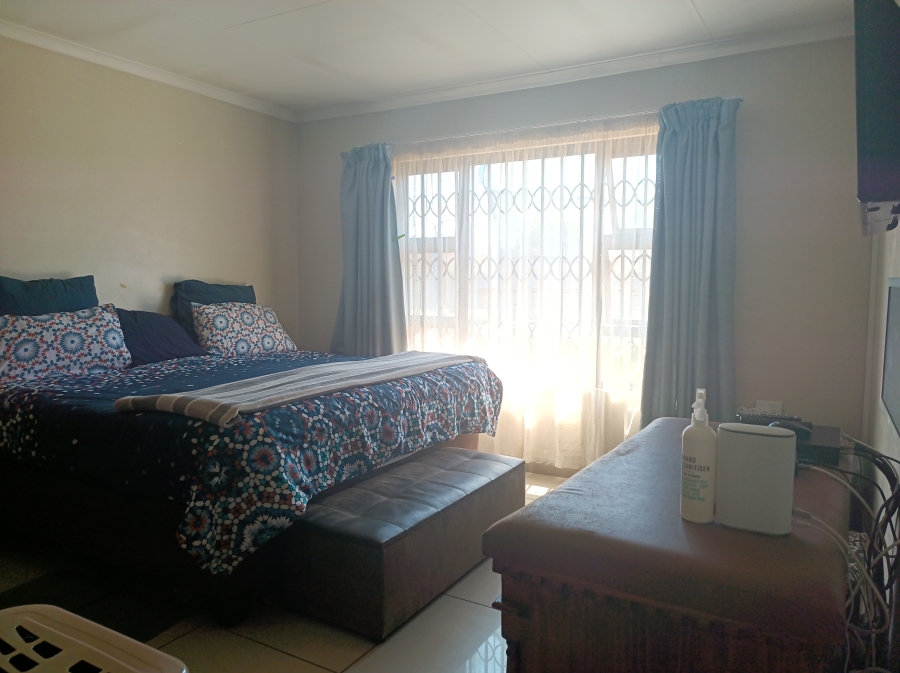 3 Bedroom Property for Sale in Eldorette Gauteng