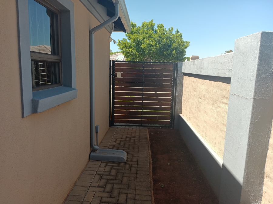 3 Bedroom Property for Sale in Eldorette Gauteng