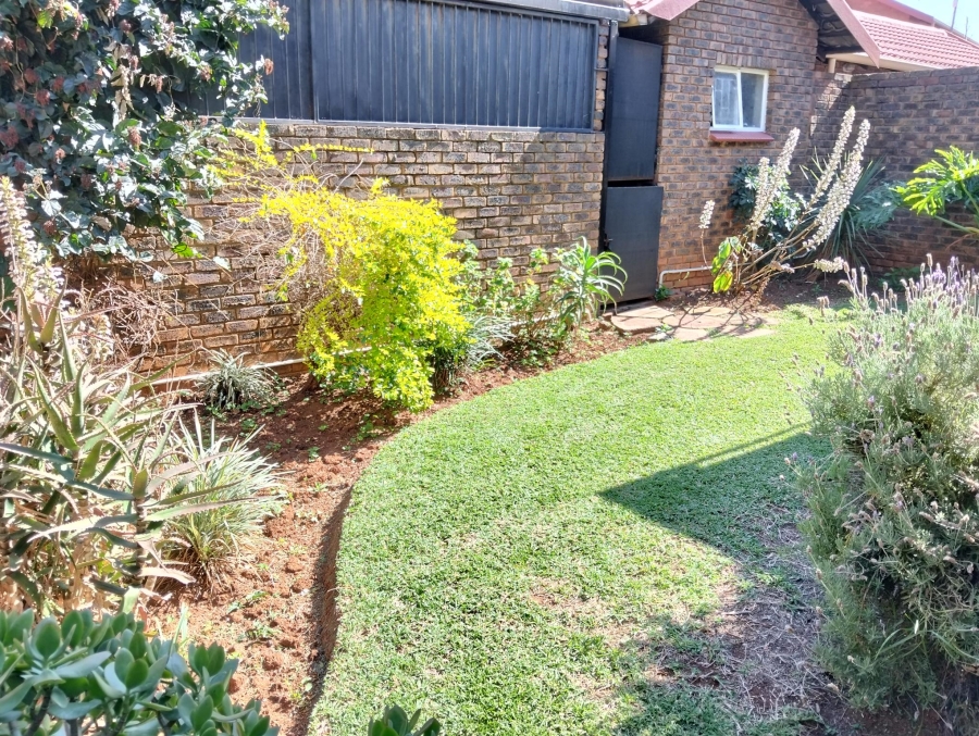 3 Bedroom Property for Sale in Garsfontein Gauteng