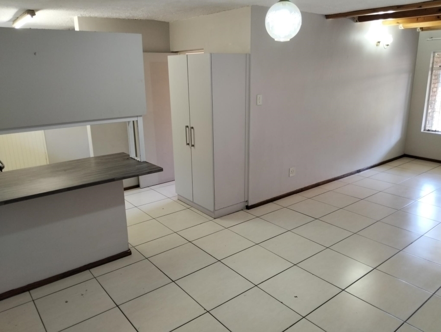 3 Bedroom Property for Sale in Garsfontein Gauteng
