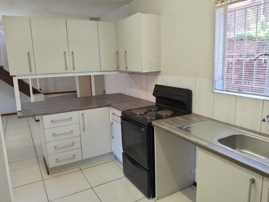 3 Bedroom Property for Sale in Garsfontein Gauteng