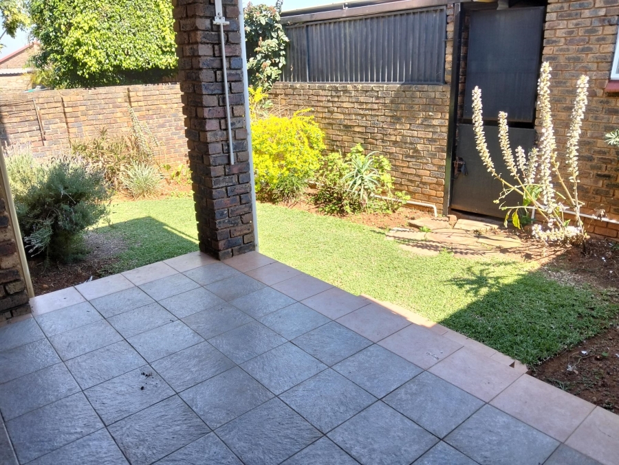 3 Bedroom Property for Sale in Garsfontein Gauteng