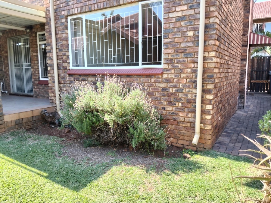 3 Bedroom Property for Sale in Garsfontein Gauteng
