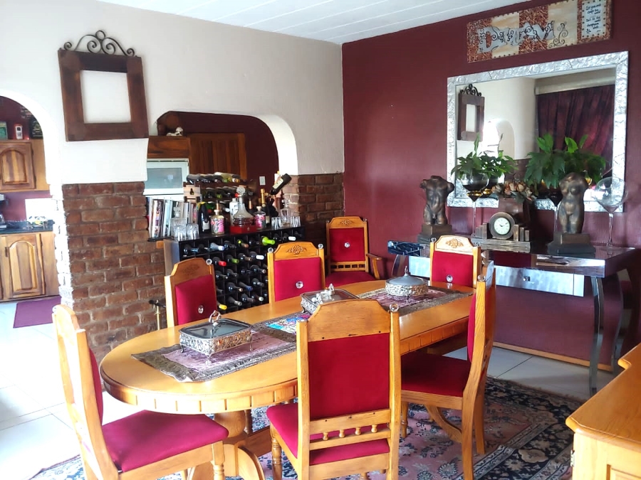 5 Bedroom Property for Sale in Dersley Gauteng