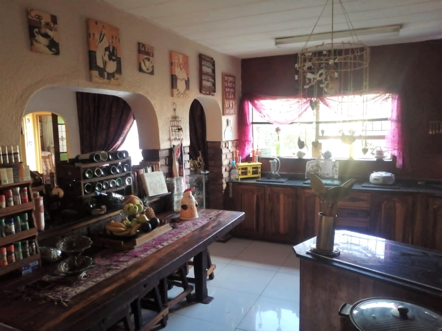 5 Bedroom Property for Sale in Dersley Gauteng