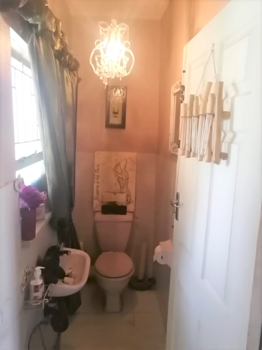 5 Bedroom Property for Sale in Dersley Gauteng