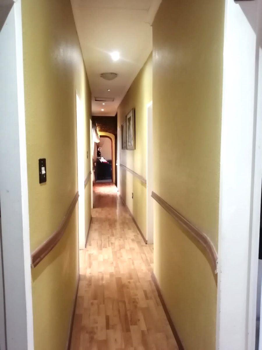 5 Bedroom Property for Sale in Dersley Gauteng