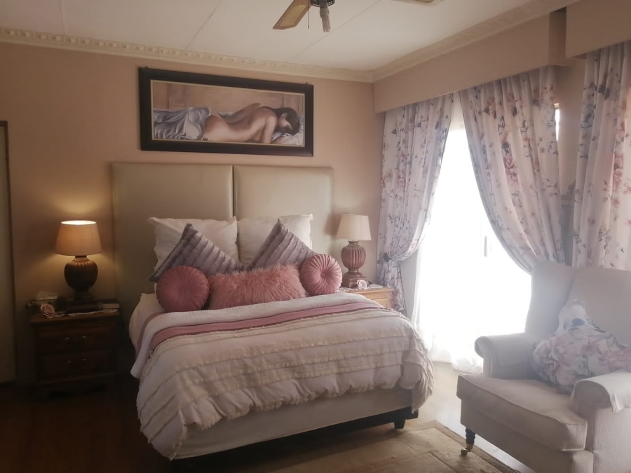 5 Bedroom Property for Sale in Dersley Gauteng