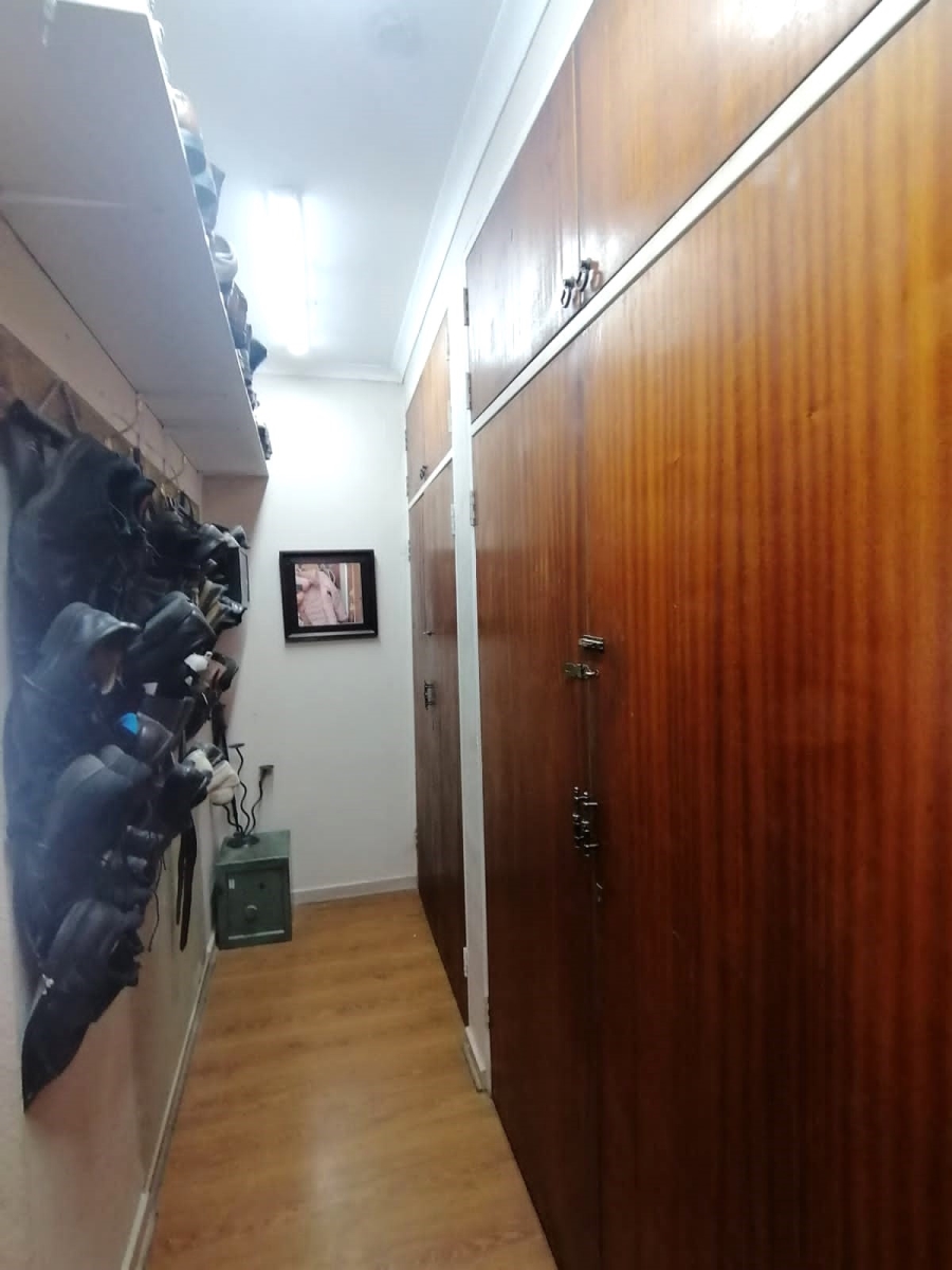 5 Bedroom Property for Sale in Dersley Gauteng