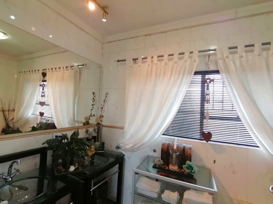 5 Bedroom Property for Sale in Dersley Gauteng