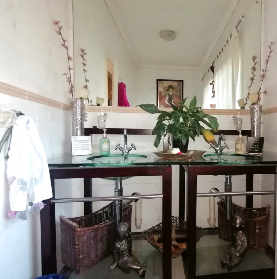 5 Bedroom Property for Sale in Dersley Gauteng