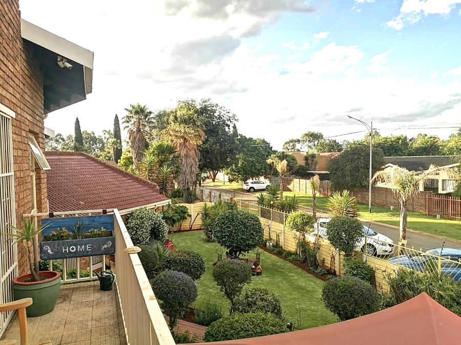 5 Bedroom Property for Sale in Dersley Gauteng