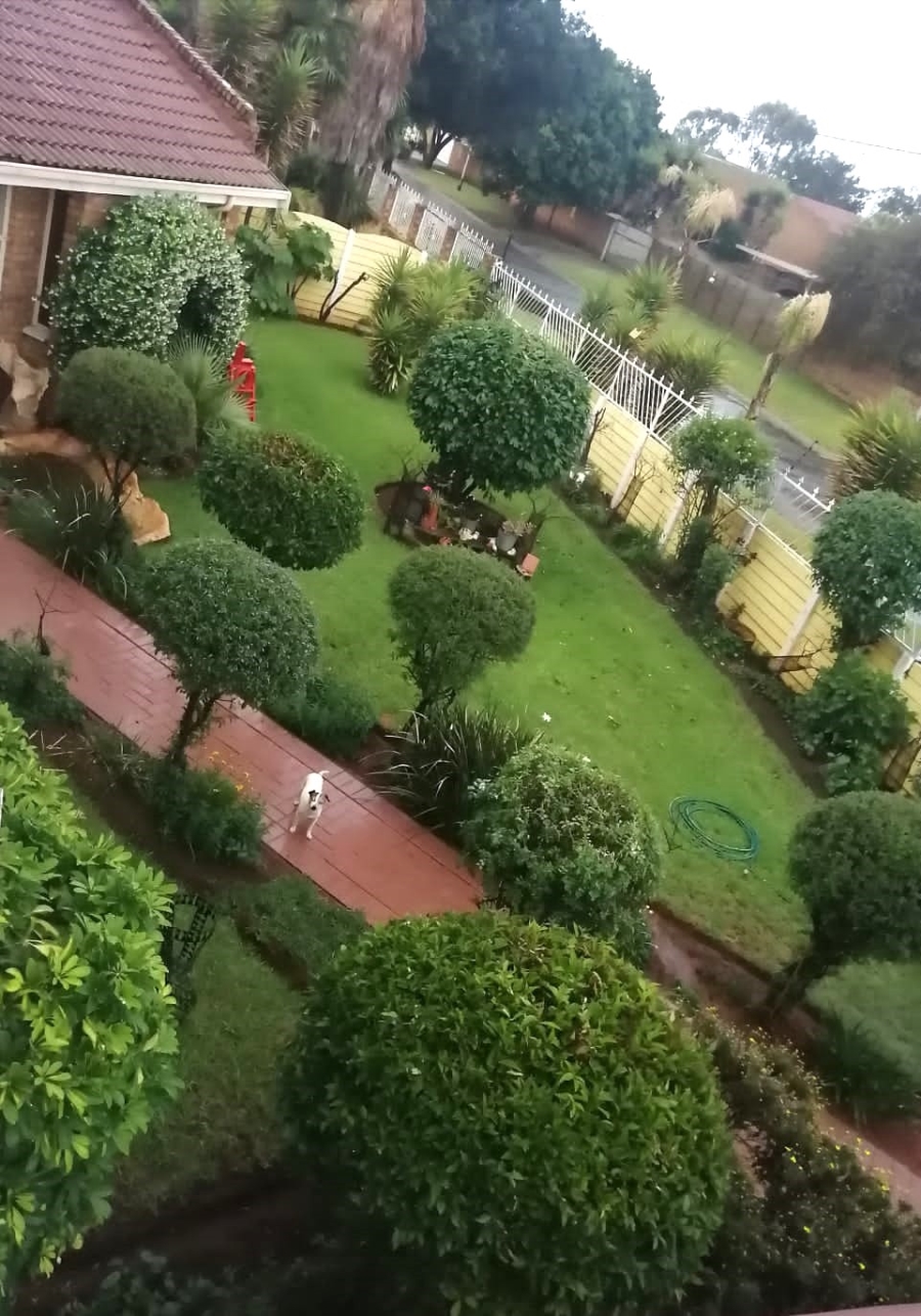 5 Bedroom Property for Sale in Dersley Gauteng