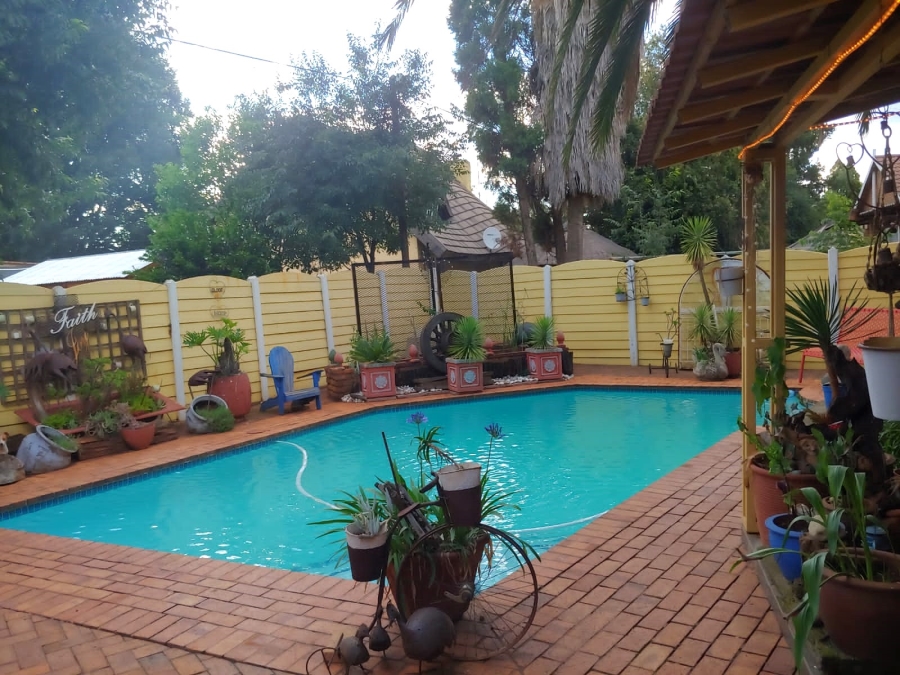 5 Bedroom Property for Sale in Dersley Gauteng