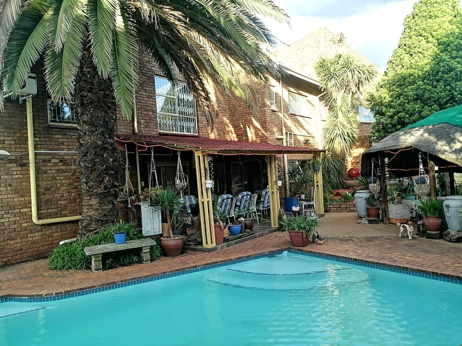 5 Bedroom Property for Sale in Dersley Gauteng