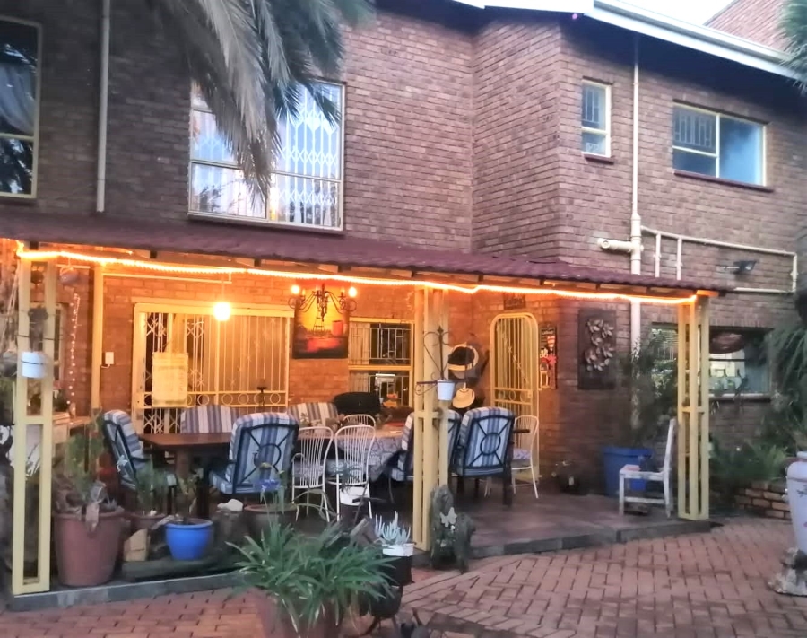 5 Bedroom Property for Sale in Dersley Gauteng