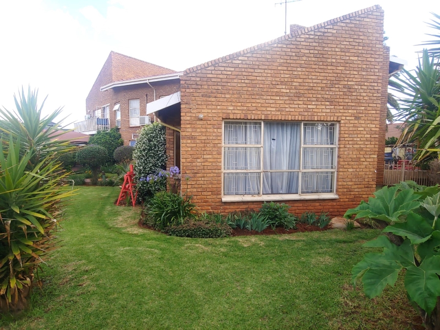 5 Bedroom Property for Sale in Dersley Gauteng