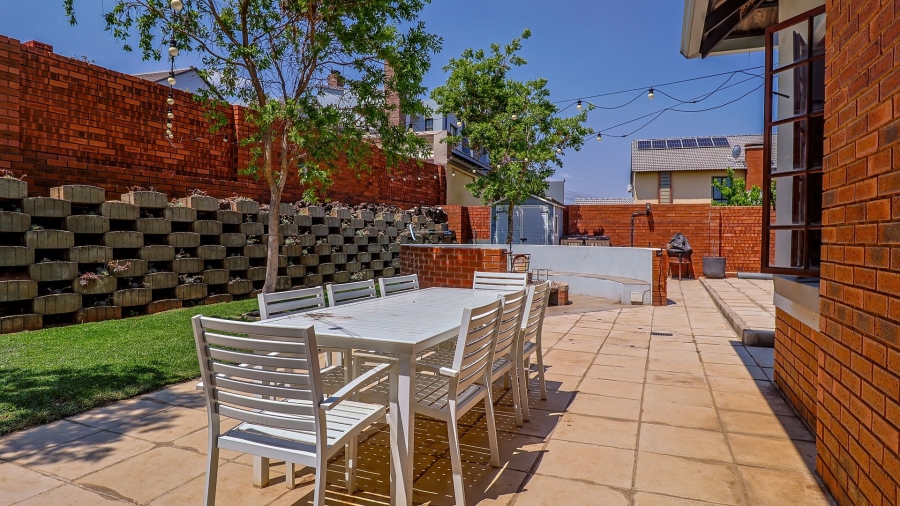 To Let 3 Bedroom Property for Rent in Rietvlei Ridge Country Estate Gauteng