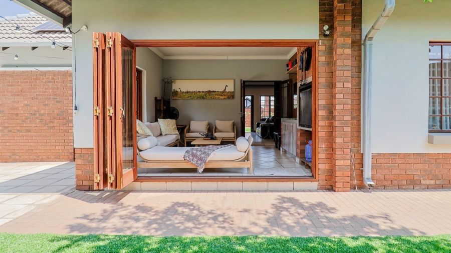 To Let 3 Bedroom Property for Rent in Rietvlei Ridge Country Estate Gauteng