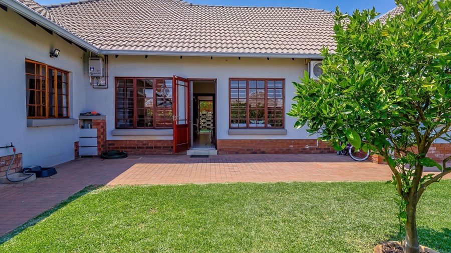 To Let 3 Bedroom Property for Rent in Rietvlei Ridge Country Estate Gauteng