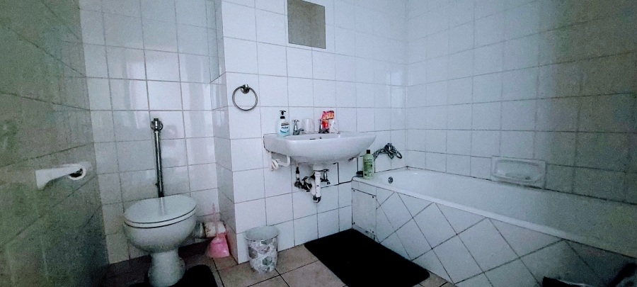 2 Bedroom Property for Sale in Three Rivers Proper Gauteng