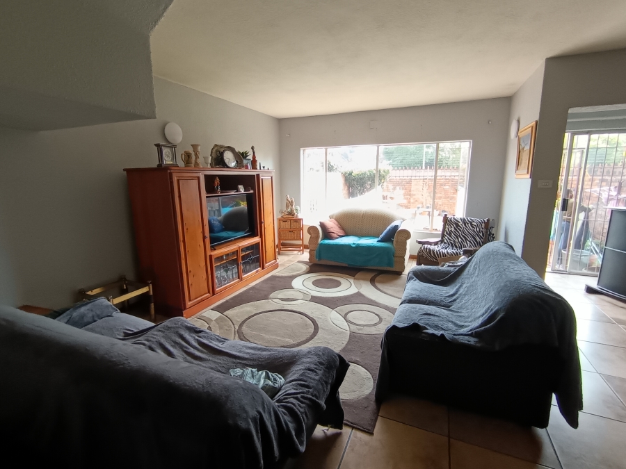 3 Bedroom Property for Sale in Brackenhurst Gauteng