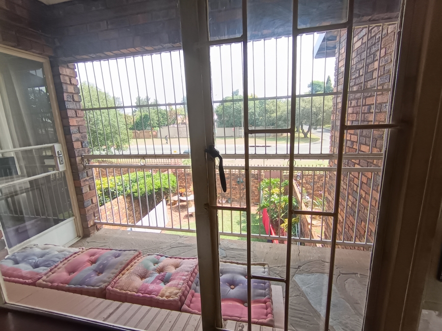 3 Bedroom Property for Sale in Brackenhurst Gauteng