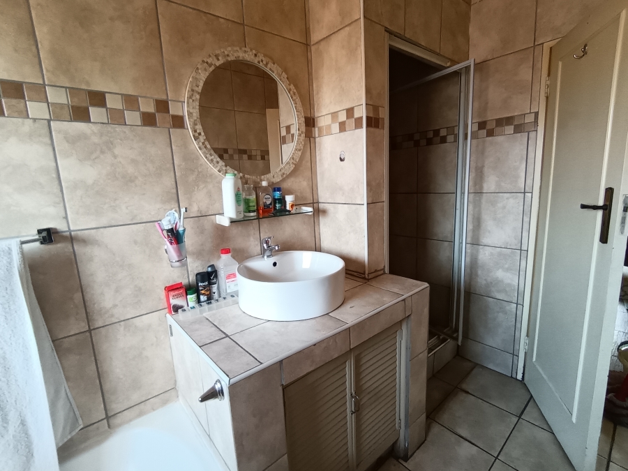 3 Bedroom Property for Sale in Brackenhurst Gauteng