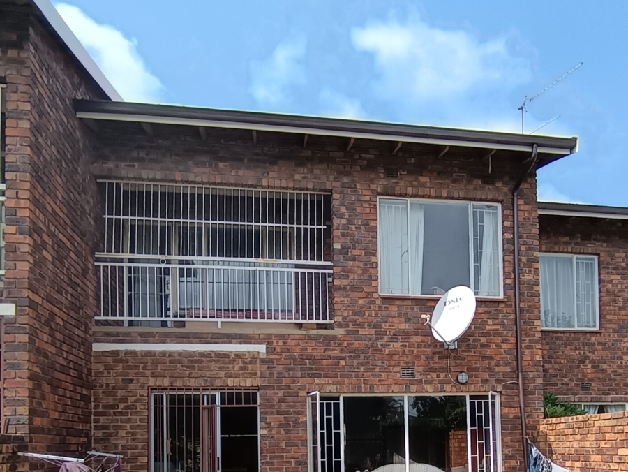 3 Bedroom Property for Sale in Brackenhurst Gauteng