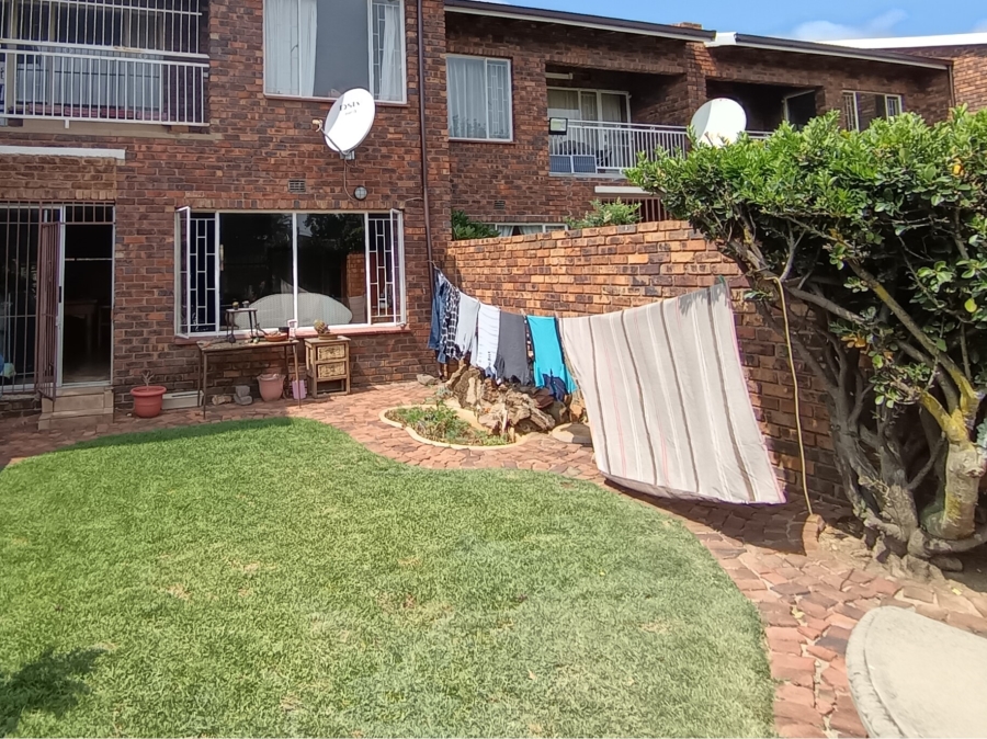 3 Bedroom Property for Sale in Brackenhurst Gauteng
