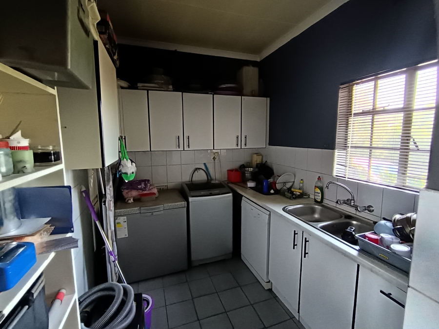 3 Bedroom Property for Sale in Brackendowns Gauteng