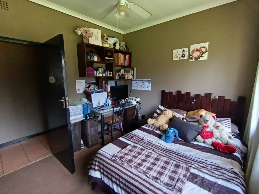 3 Bedroom Property for Sale in Brackendowns Gauteng