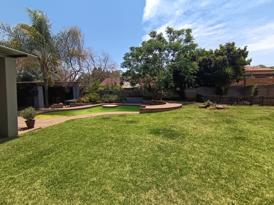3 Bedroom Property for Sale in Brackendowns Gauteng