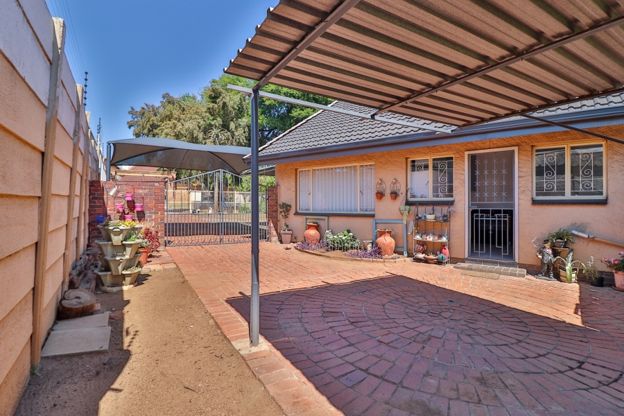 4 Bedroom Property for Sale in Randhart Gauteng