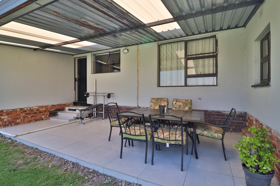 3 Bedroom Property for Sale in Brackendowns Gauteng