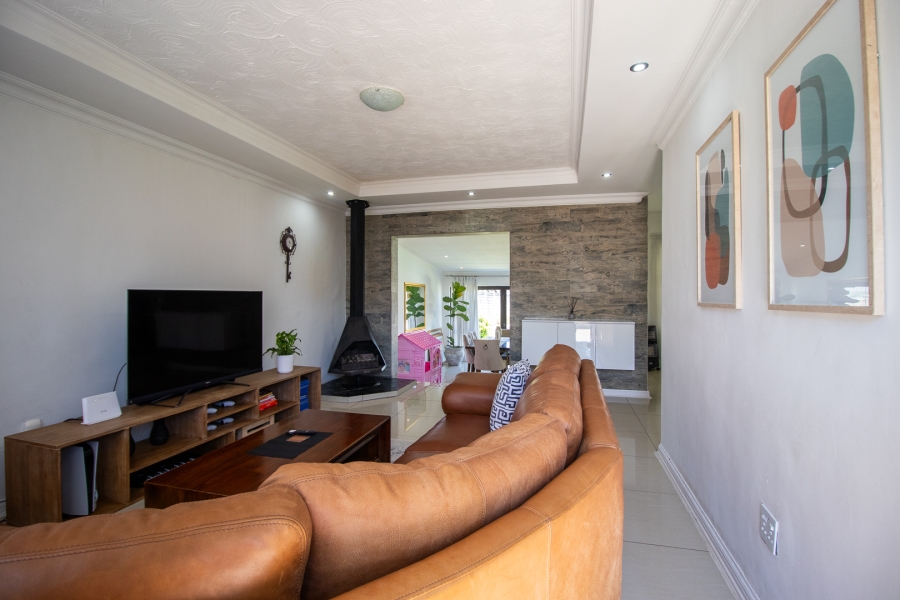 3 Bedroom Property for Sale in Brackendowns Gauteng