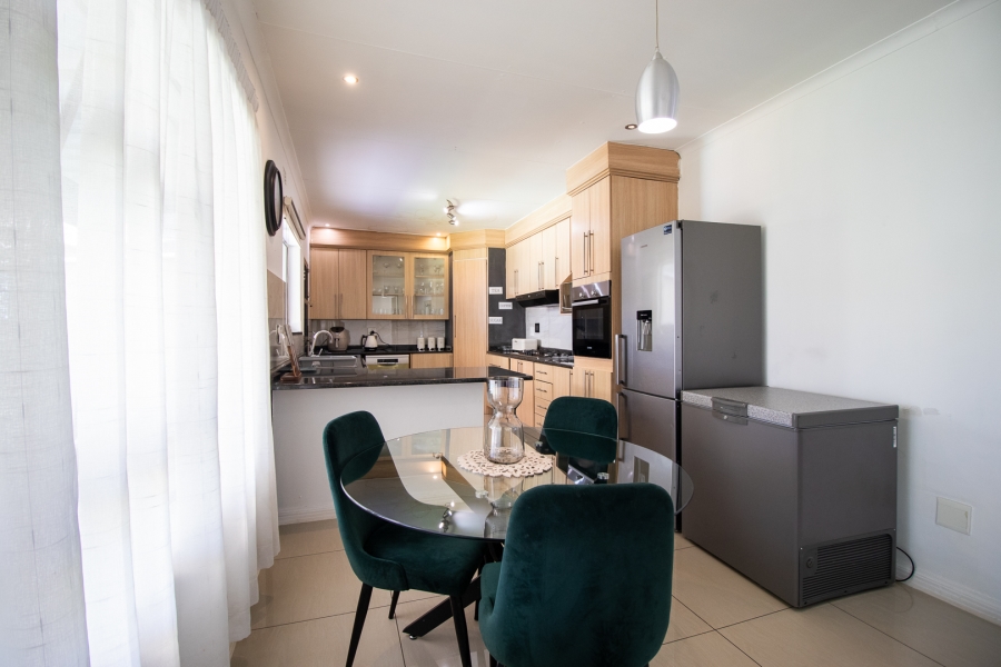 3 Bedroom Property for Sale in Brackendowns Gauteng