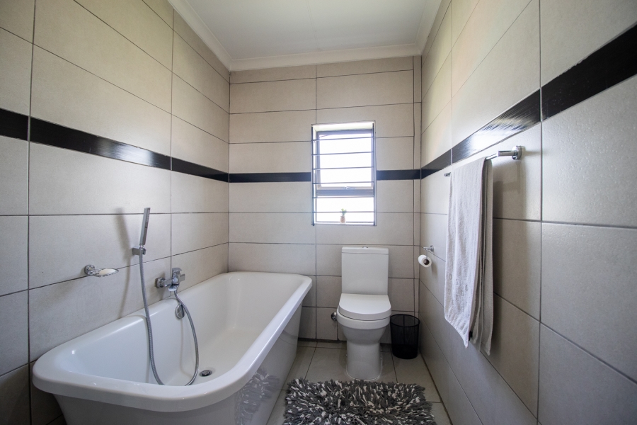 3 Bedroom Property for Sale in Brackendowns Gauteng