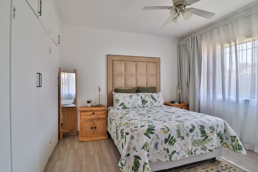 3 Bedroom Property for Sale in Brackendowns Gauteng