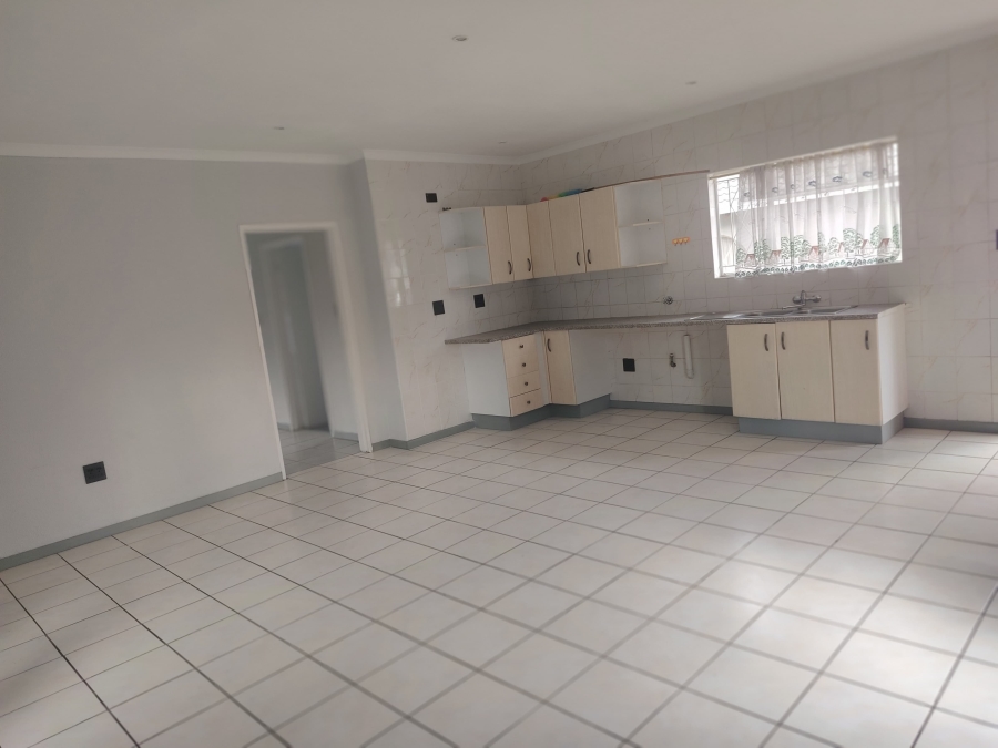 To Let 1 Bedroom Property for Rent in Brackendowns Gauteng