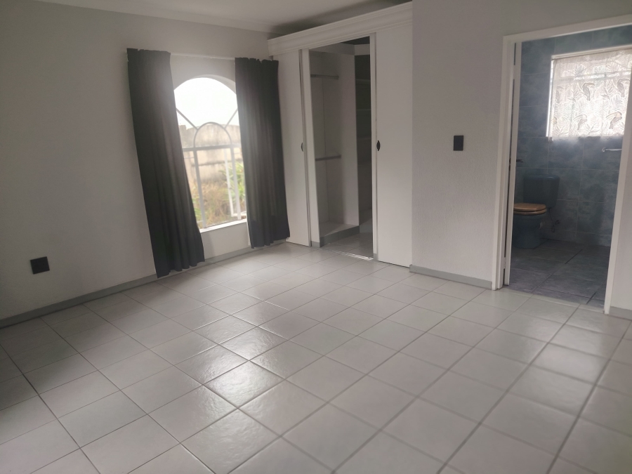 To Let 1 Bedroom Property for Rent in Brackendowns Gauteng