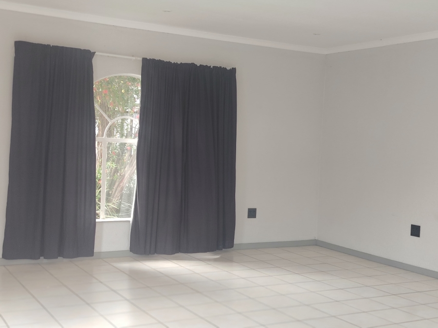 To Let 1 Bedroom Property for Rent in Brackendowns Gauteng