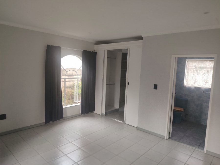 To Let 1 Bedroom Property for Rent in Brackendowns Gauteng