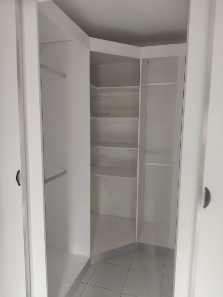 To Let 1 Bedroom Property for Rent in Brackendowns Gauteng