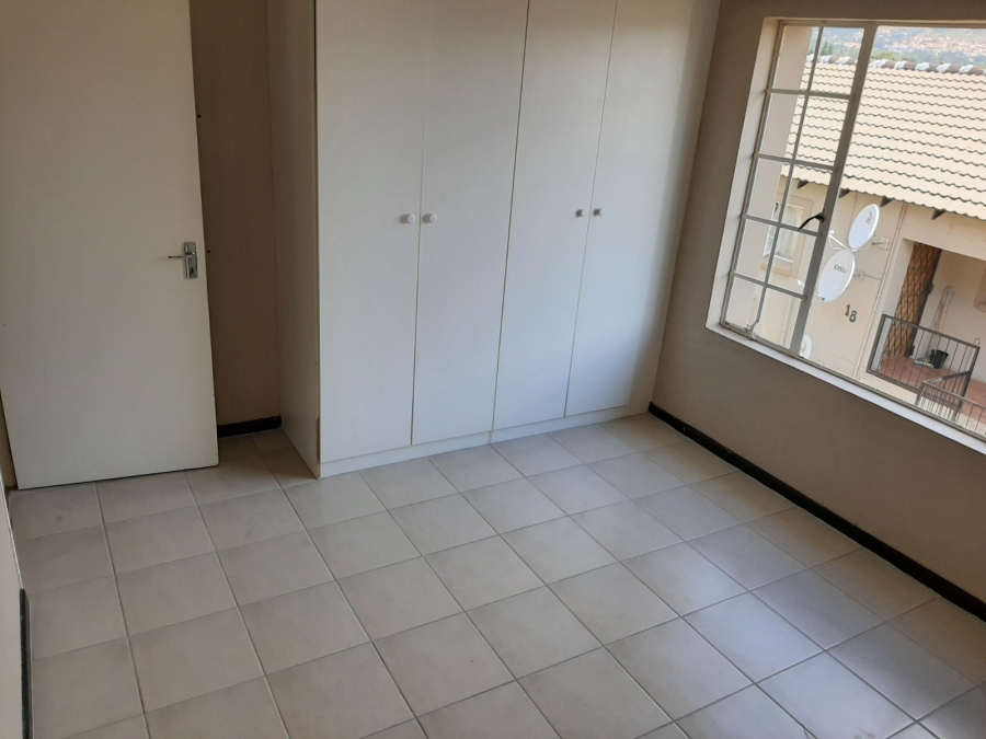 2 Bedroom Property for Sale in Wilgeheuwel Gauteng