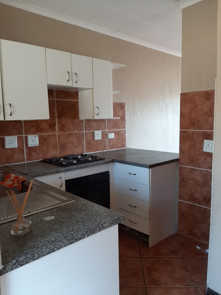 2 Bedroom Property for Sale in Wilgeheuwel Gauteng