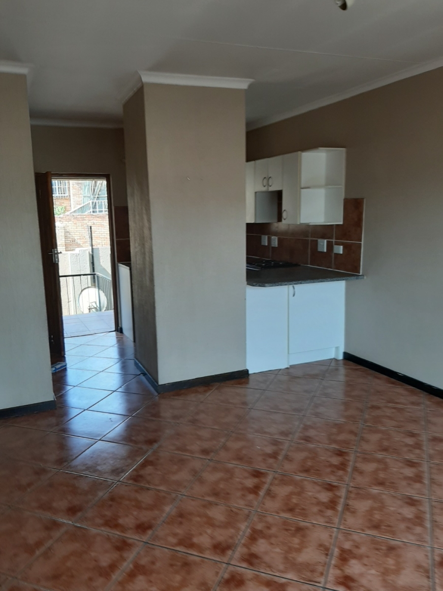 2 Bedroom Property for Sale in Wilgeheuwel Gauteng