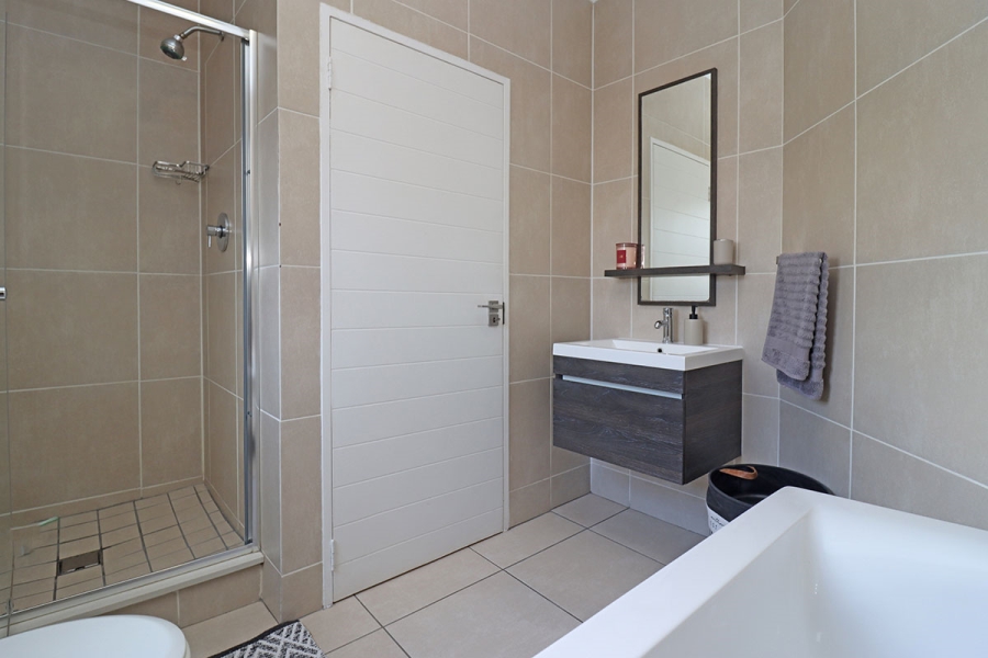 2 Bedroom Property for Sale in Greenstone Hill Gauteng