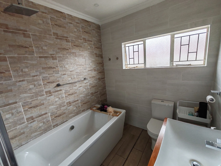 3 Bedroom Property for Sale in Suiderberg Gauteng