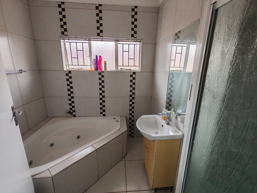 3 Bedroom Property for Sale in Suiderberg Gauteng